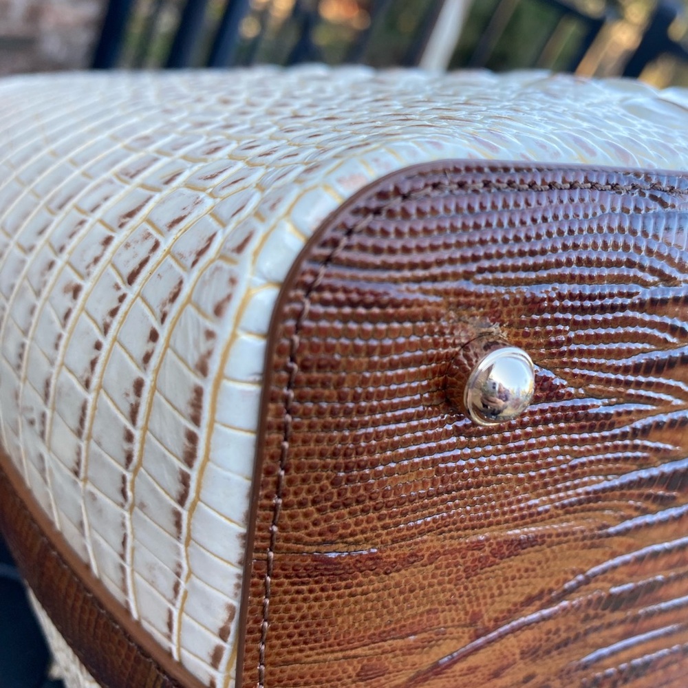 🔥BRAHMIN🔥Shira Studded Bucket Bag in Ivory Iguana Gala Melbourne - EUC - Picture 10 of 16